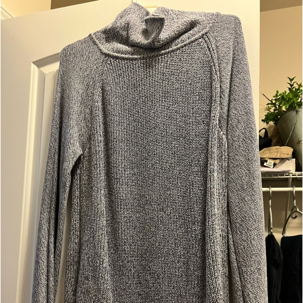 Loft outlet size large tunic.